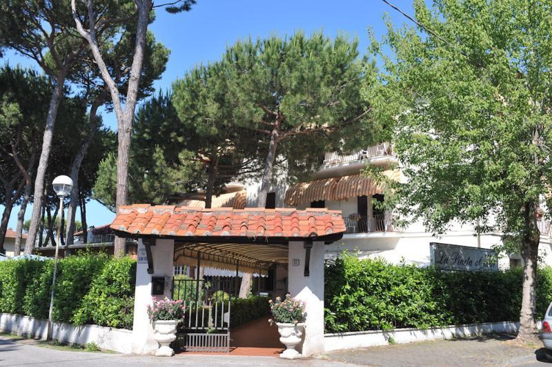 Hotel La Pineta Al Mare Forte dei Marmi Zewnętrze zdjęcie