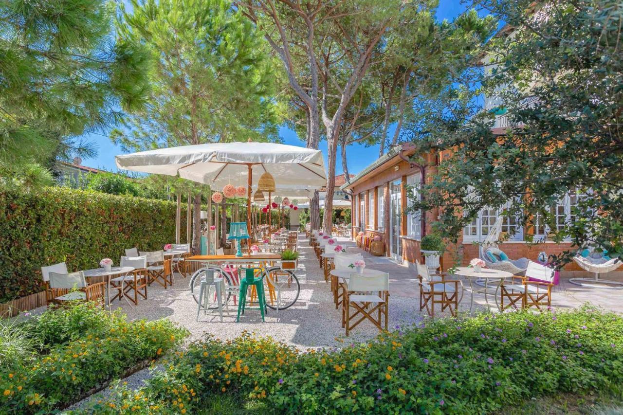 Hotel La Pineta Al Mare Forte dei Marmi Zewnętrze zdjęcie
