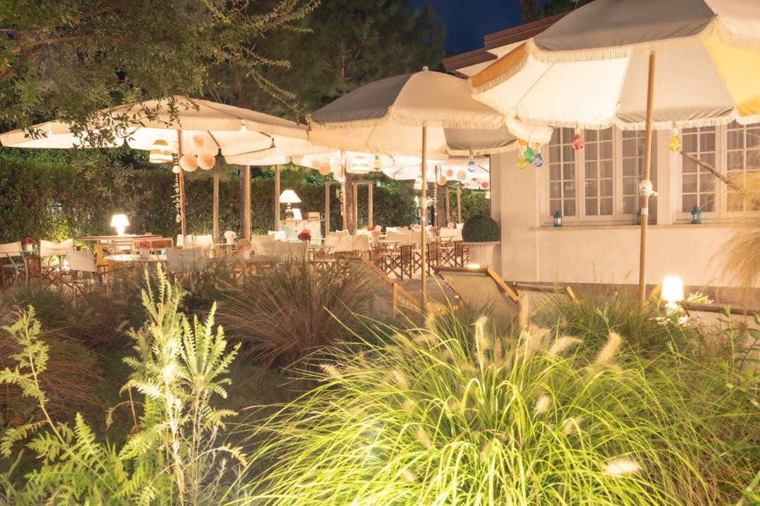 Hotel La Pineta Al Mare Forte dei Marmi Zewnętrze zdjęcie